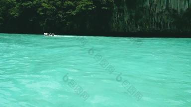 镜头速度船旅游航行清晰的蓝色的海岛屿安达曼海普吉岛泰国普吉岛受欢迎的岛旅游访问